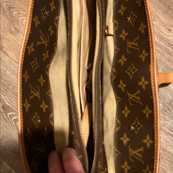 Louis Vuitton Rivoli - Picture 4 of 8